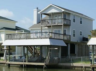 338 Westerly Dr, Tiki Island, TX 77554