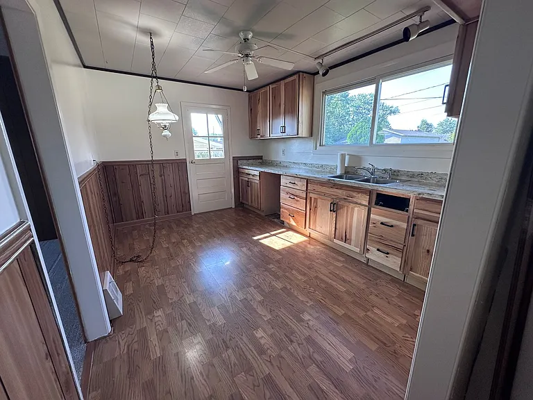 122 E Roosevelt Ave — Photo 16