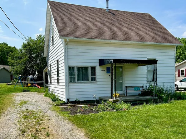 1009 Race St, Wapakoneta, OH 45895