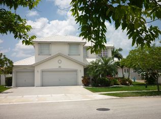 648 SW 168th Ter, Pembroke Pines, FL 33027