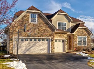 2749 Plante Rd, North Aurora, IL 60542