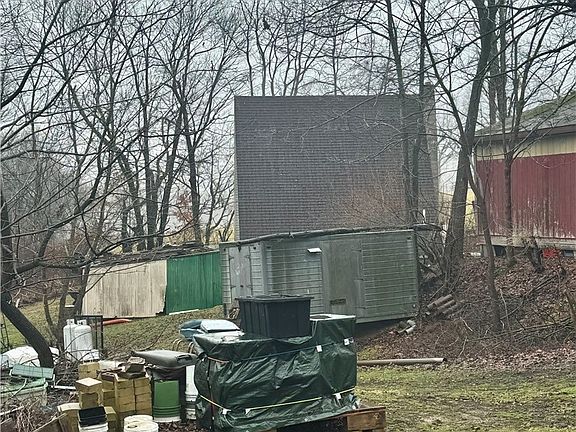 4th image of 3230 Gable Rd NW