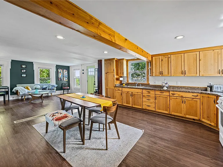 393 Mendon Center Rd — Photo 8