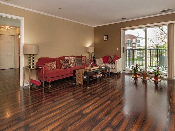 4th image of 451 Town Place Cir APT 311