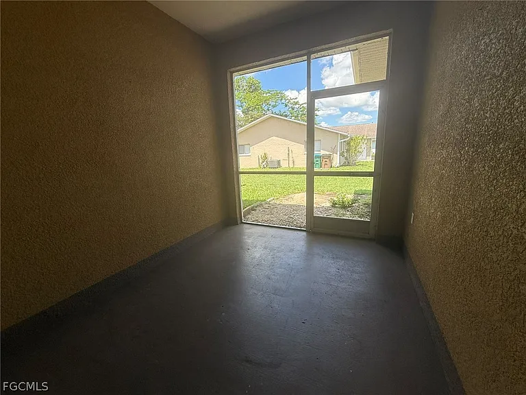 102 Cultural Park Blvd S — Photo 17