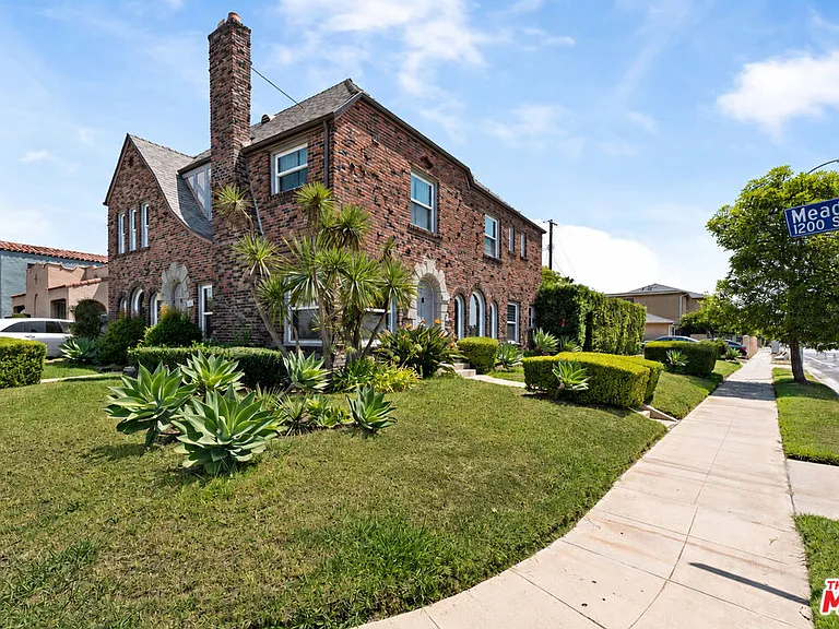 5245 San Vicente Blvd — Photo 24