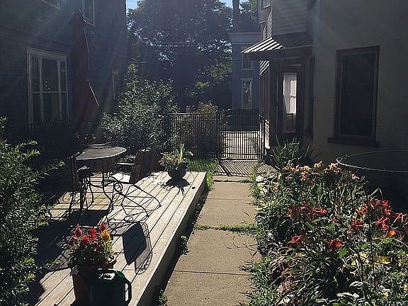 5th image of 126 Circular St