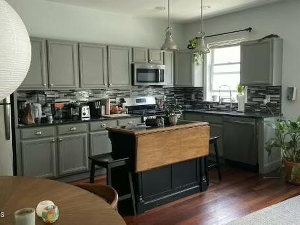 908 Main St APT 3B