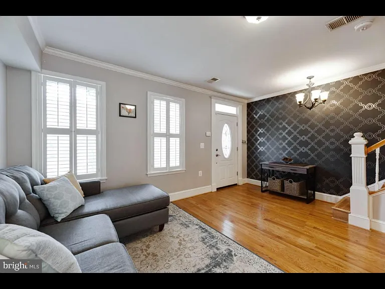 1637 Kramer St NE — Photo 4