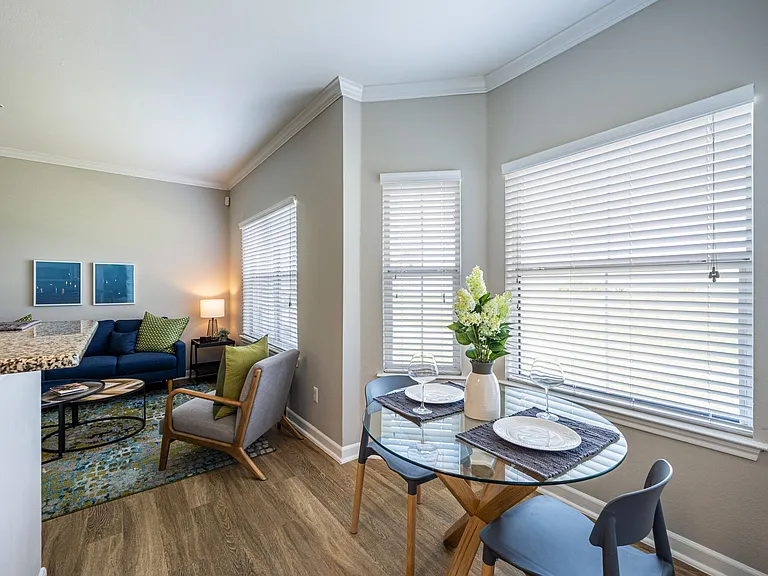 Baypoint Apartments — Photo 88