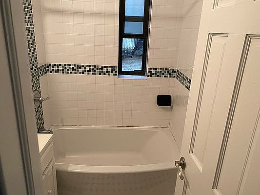 2nd image of 415 E 16th St #D7