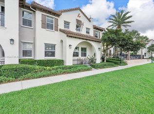 4255 Cascada Cir, Hollywood, FL 33024