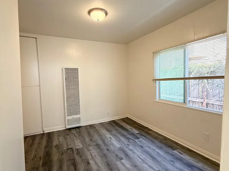 2032 Vista Del Mar St #5 — Photo 6
