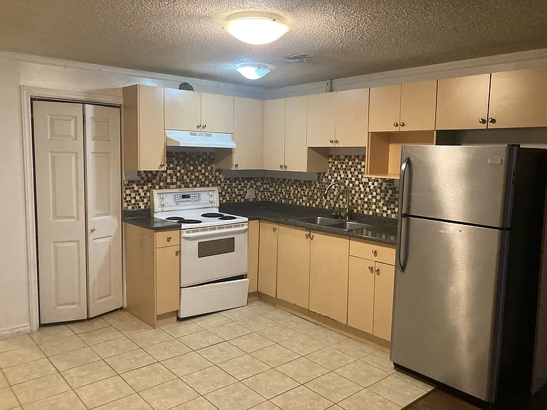 2165 Prairie Ave #LOWER — Photo 5