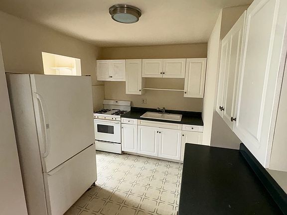 4th image of 2405-07 Dombey Rd #5