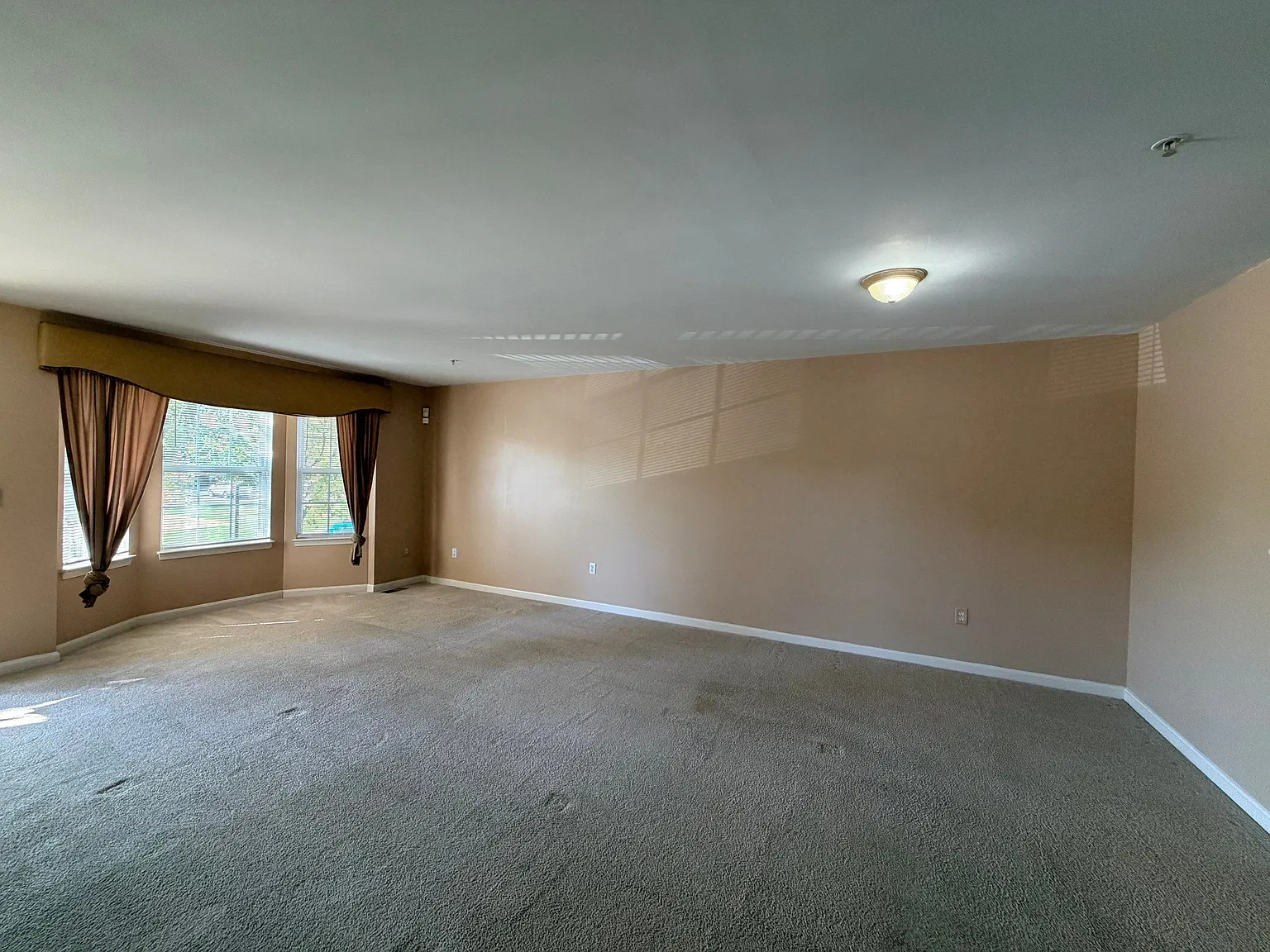 3 bedroom townhouse in Owings Mills — Photo 2