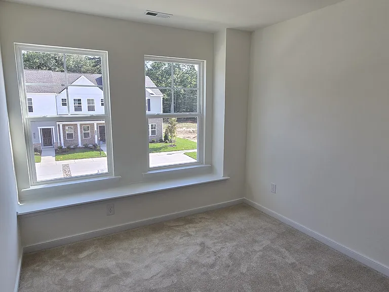 220 Greenpark Rd — Photo 27
