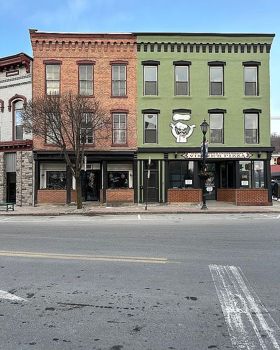 1st image of 825 Canton St