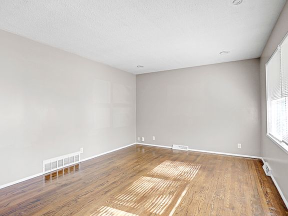 5th image of 7900 E 89th Ter