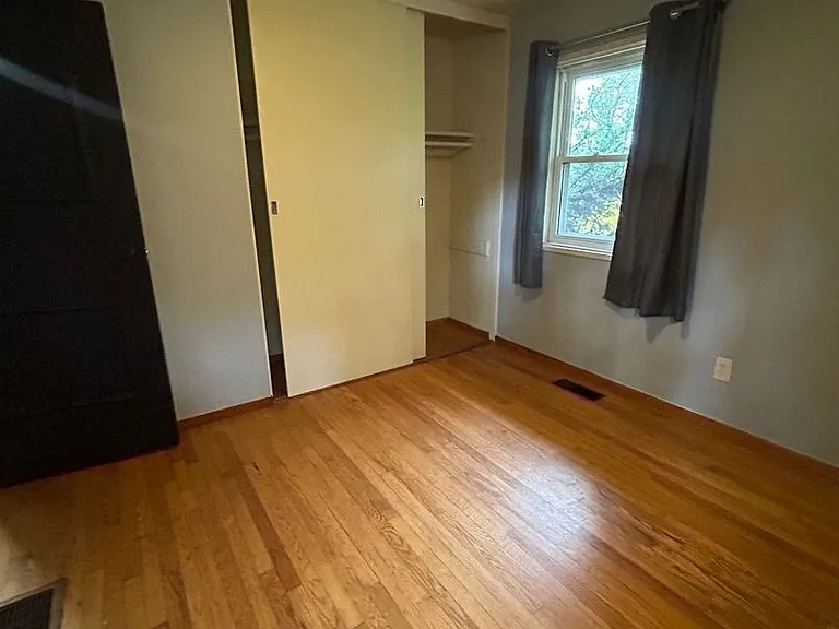 1904 N Oak Ln — Photo 16