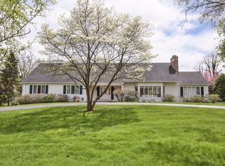 11 Landsdowne Ln, Rochester, NY 14618