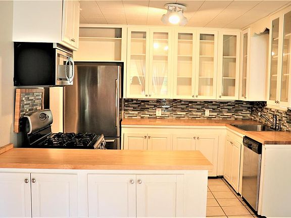 4th image of 1406 Wisteria Dr