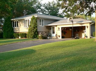 209 Evergreen Ln, Deforest, WI 53532