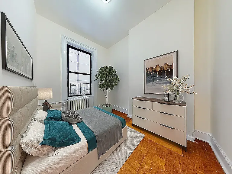720 2nd Ave #3 — Photo 2
