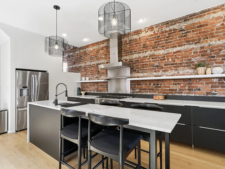 2608 E Broad St #2 — Photo 8