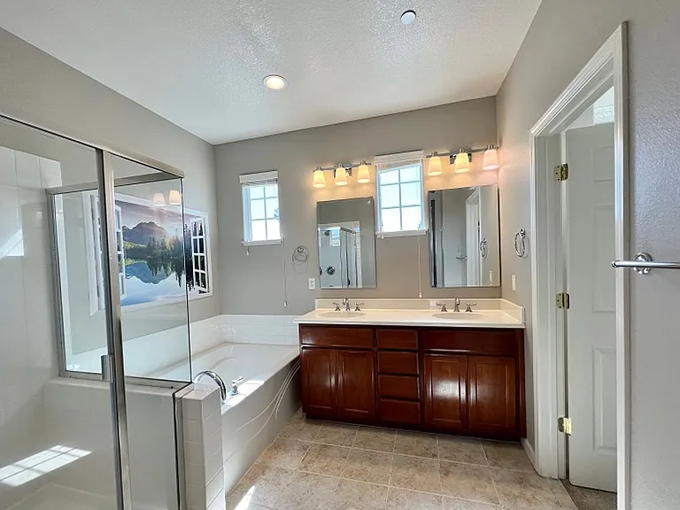 720 Wintergreen Ct — Photo 23