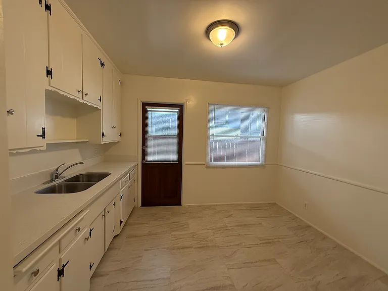 406 E Dryden St #2 — Photo 4