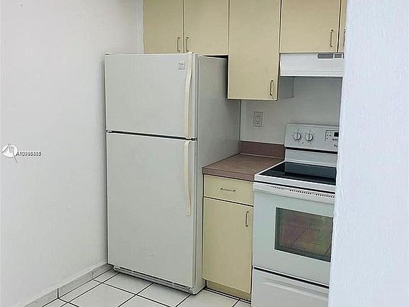 2nd image of 5625 W 20th Ave APT 405