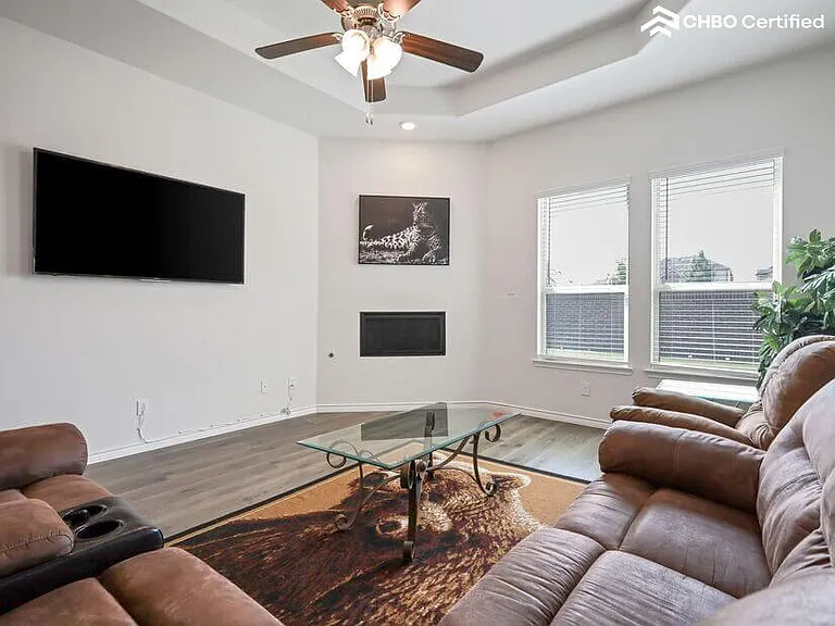 1505 Estivella Dr — Photo 6