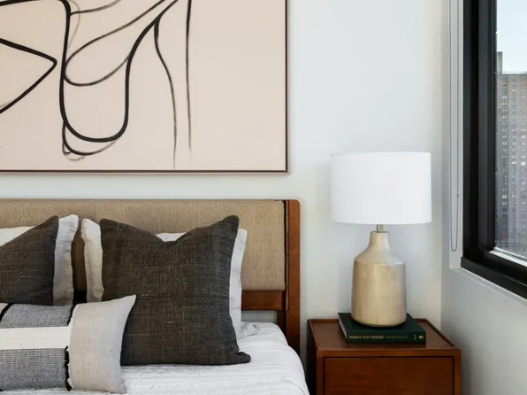 54 Crown Street image 2 of 46