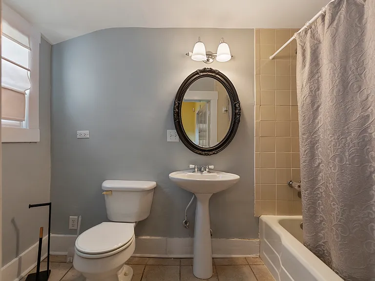 5820 Chamberlain Ln — Photo 30