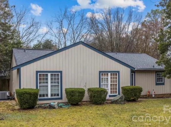 11413 Moonridge Dr, Charlotte, NC 28226