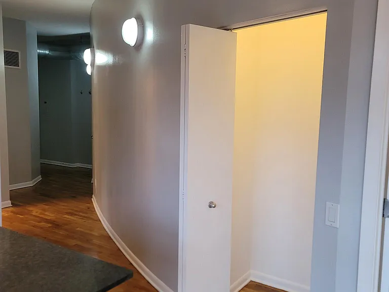 1200 W Monroe St #420 — Photo 39