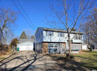 49 Huston St, Galesburg, IL 61401