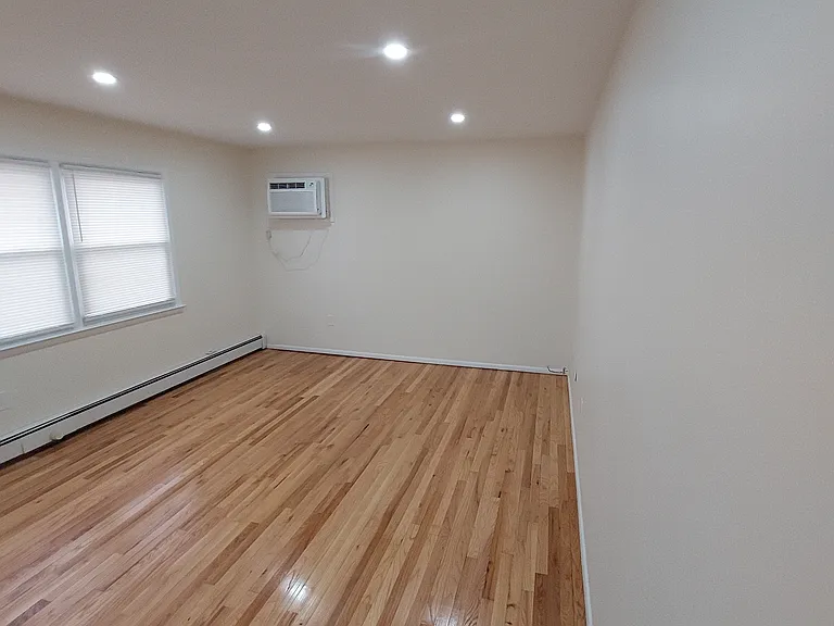 1307 Harding Ave #3D — Photo 10