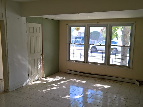 5th image of 109 Dartmouth St