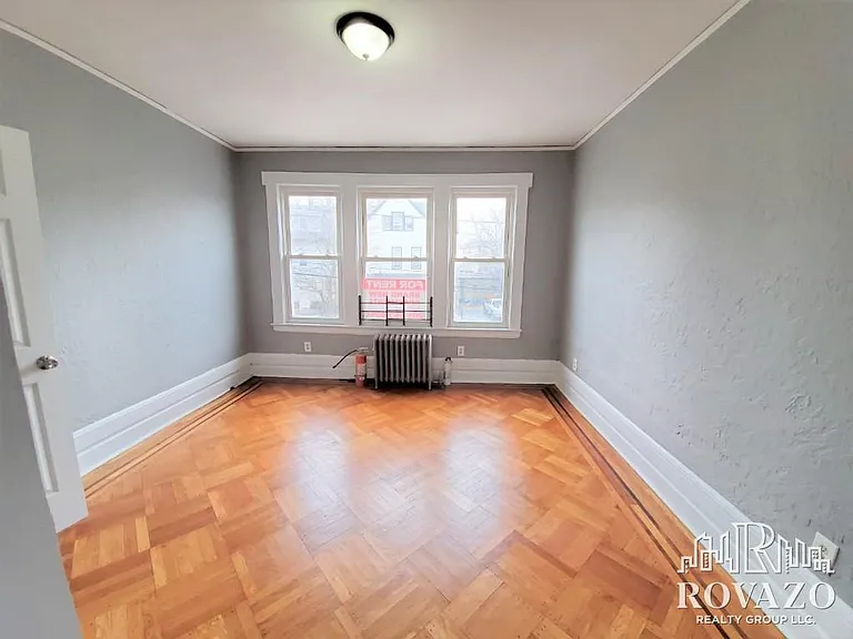 81 Montgomery Ave #2A — Photo 3