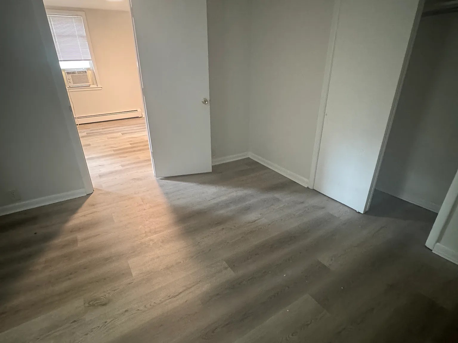1 bed, 700 sqft, $2,300 — Photo 3