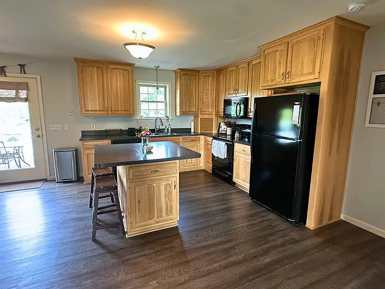 71 Gable Dr — Photo 8