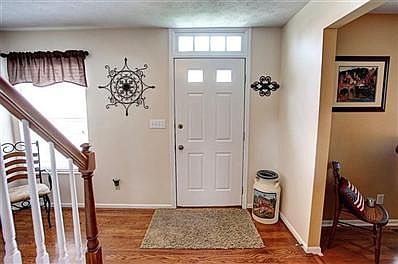 4th image of 10063 Pebblestone Dr