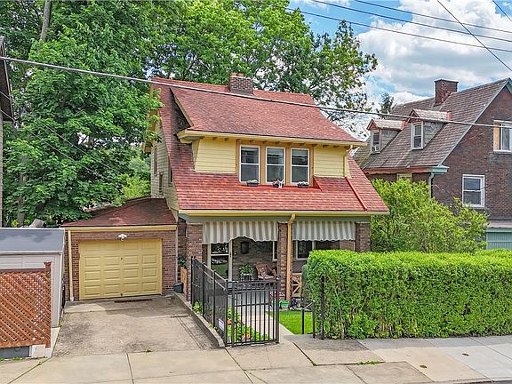 2nd image of 3336 Delaware St