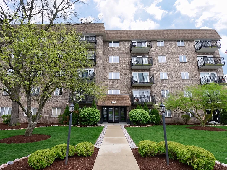 907 Curtiss St #407 — Photo 11