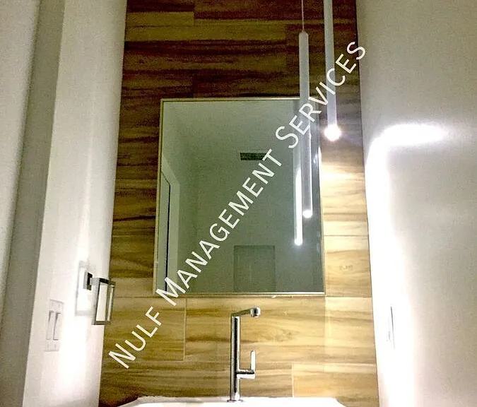 110 S 15th St #1 — Photo 5