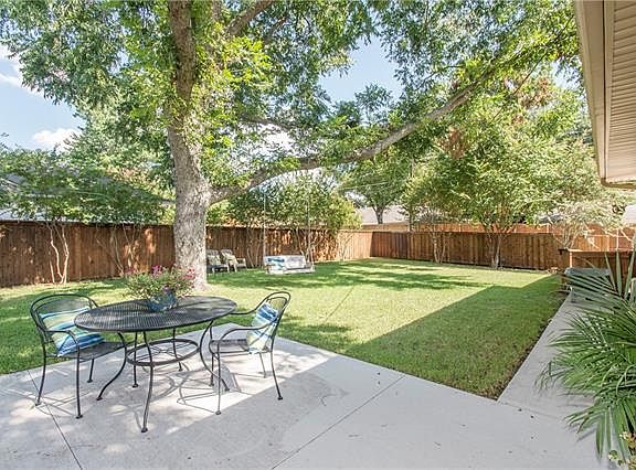 3rd image of 7904 La Cosa Dr