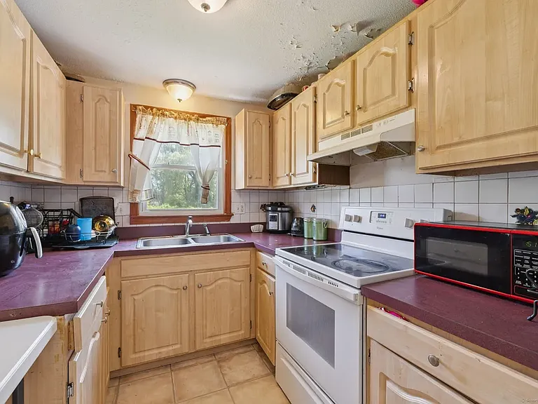 2 Sandra Dr — Photo 18