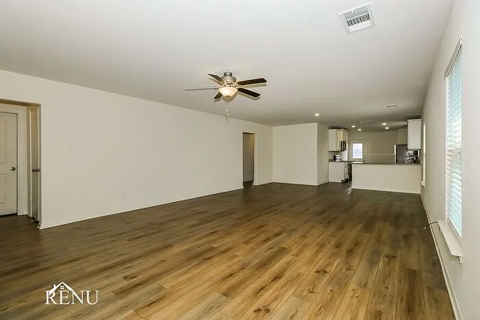 4 bed, 2.0 bath, 1794 sqft, $1,980 — Photo 4